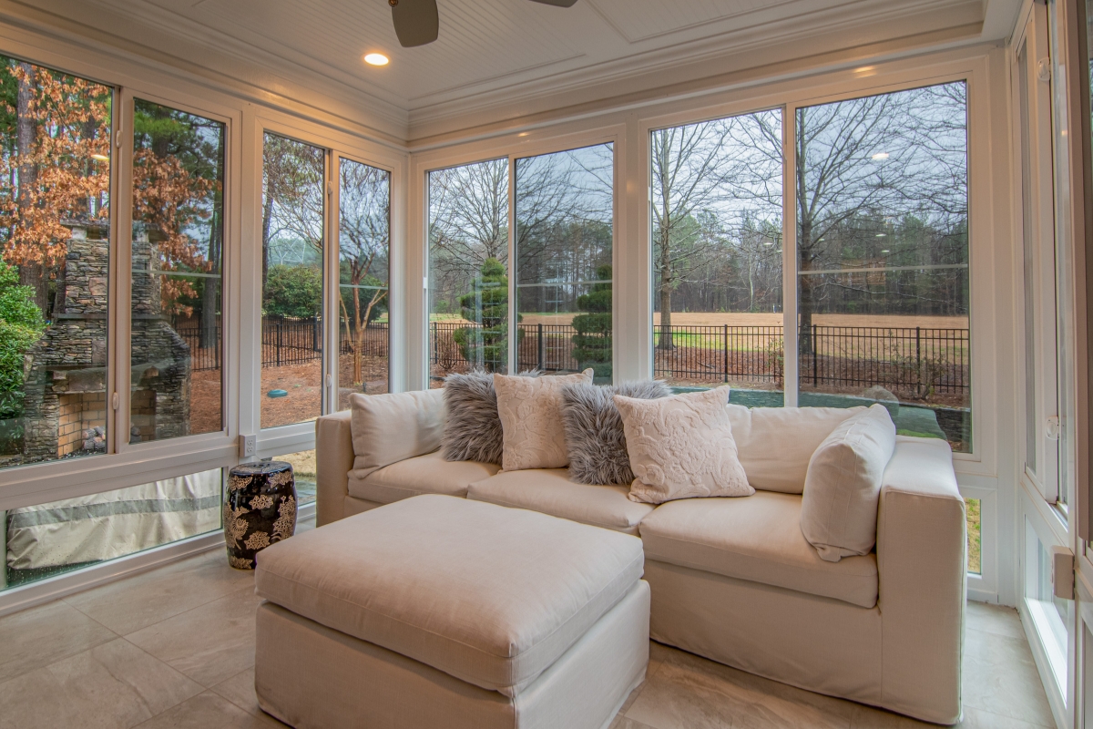 vinyl vs fiberglass windows